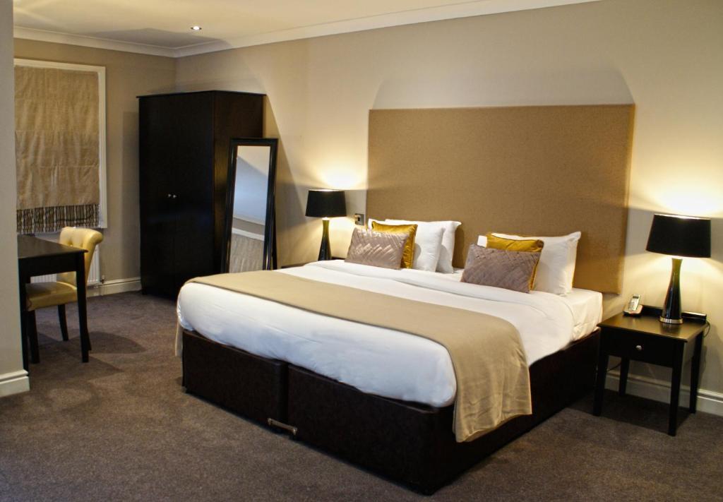 The Wyastone Hotel Cheltenham Habitación foto