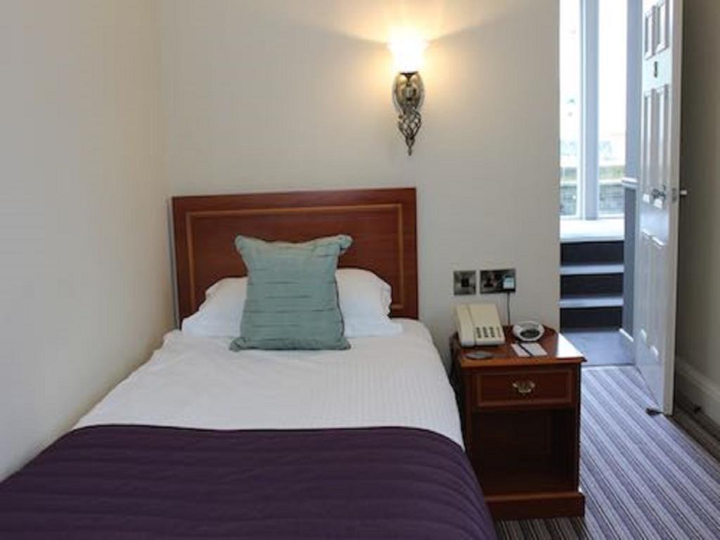 The Wyastone Hotel Cheltenham Habitación foto