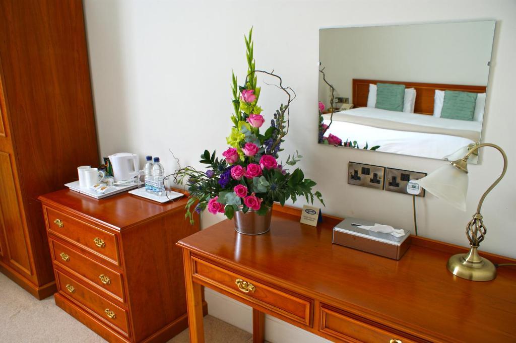 The Wyastone Hotel Cheltenham Habitación foto